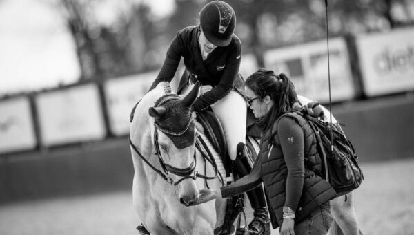 [Rencontre] Bettina Cardinael, élue meilleure groom de 2024 par la FEI !